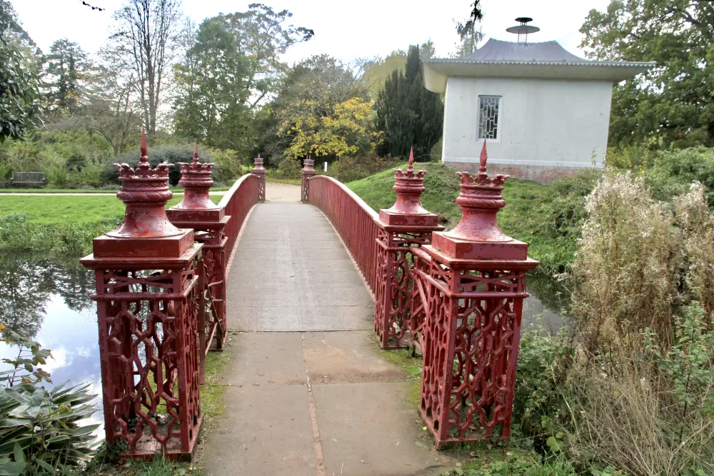 Photo de Bridge de jardin à Shugborough Hall - Historic England