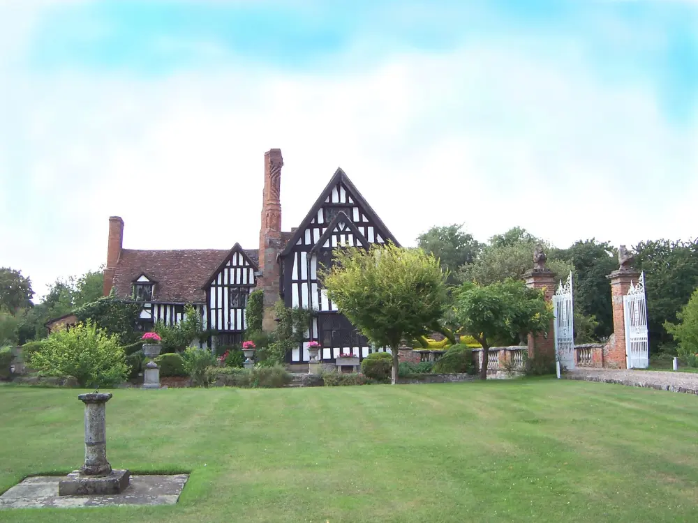 Photo de Cour de Huddington - Historic England