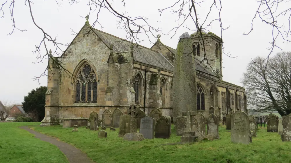 Photo de Monolithe à environ 7 mètres au nord de l'église de tous les saints - Historic England