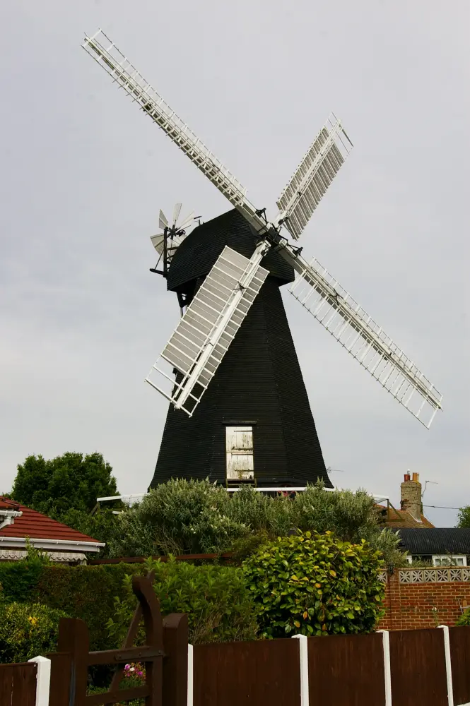Foto de Harne Windmill - Historic England / Paul Weller