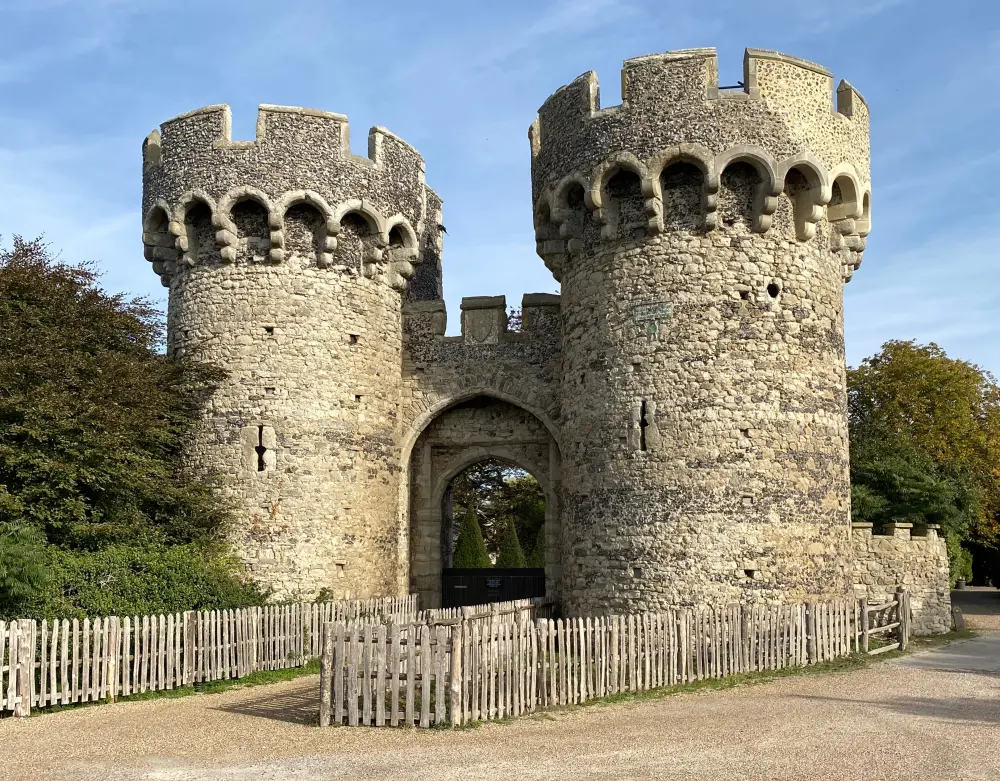 Photo de Gatehouse de château de refroidissement - Historic England