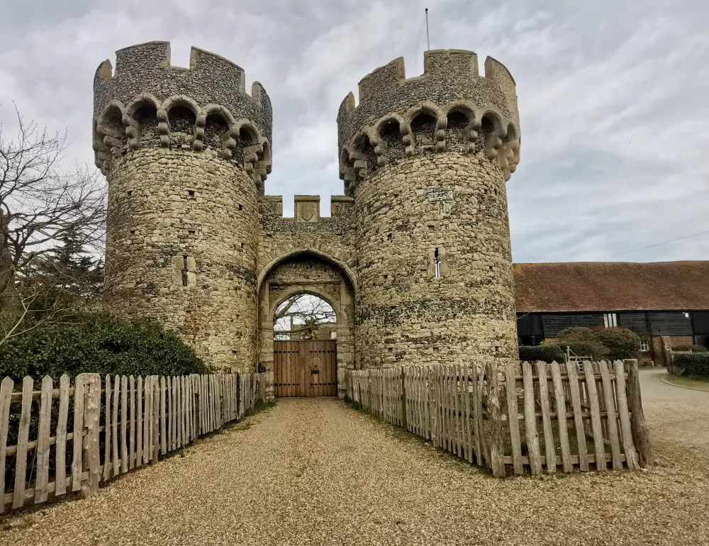 Photo de Gatehouse de château de refroidissement - Historic England