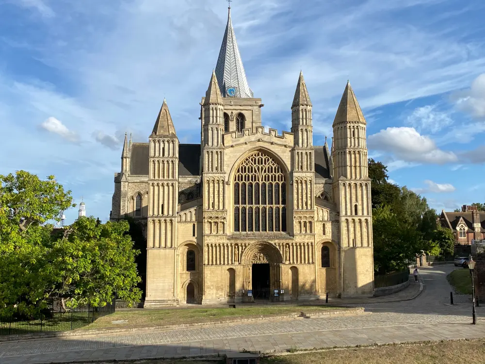 Photo de L'Église cathédrale du Christ et la Bienheureuse Vierge Marie de Rochester (anciennement Prieuré de St Andrew a été incluse) - Historic England