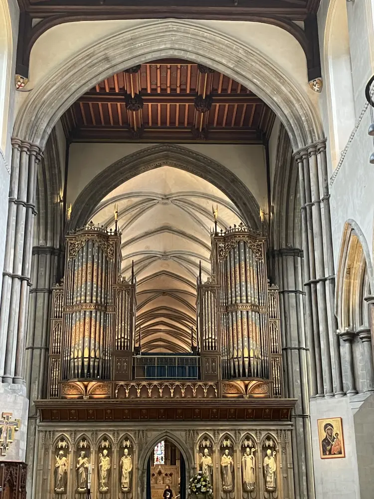 Photo de L'Église cathédrale du Christ et la Bienheureuse Vierge Marie de Rochester (anciennement Prieuré de St Andrew a été incluse) - Historic England