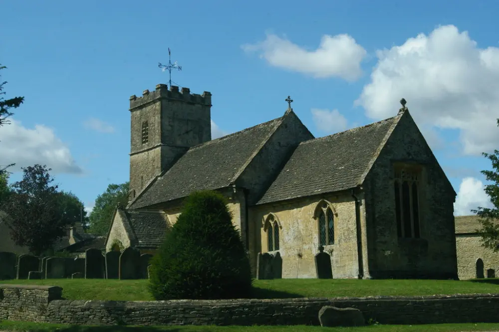 Foto de Iglesia de San Pedro - Historic England