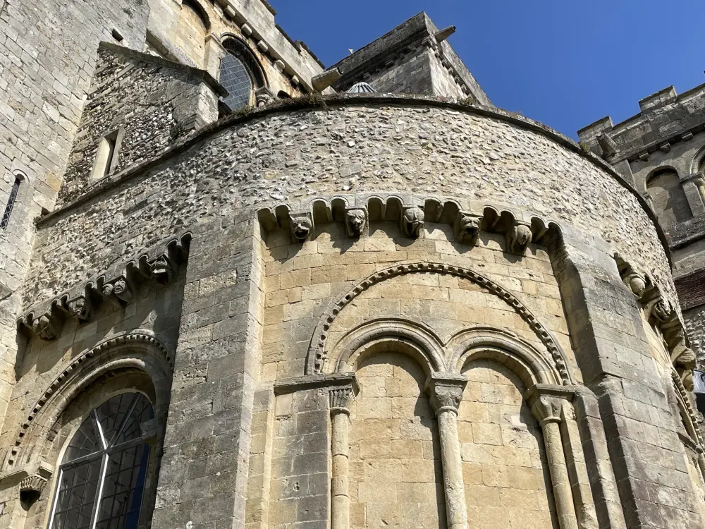 Photo de Église Abbey de St Mary et St Ethelflaeda - Historic England