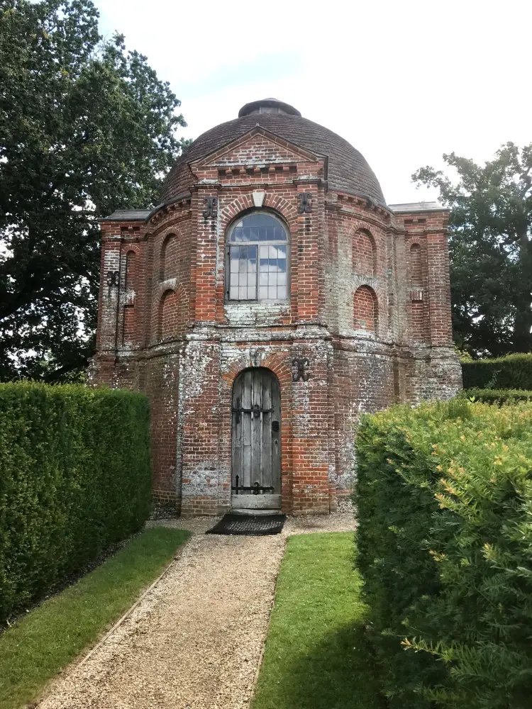 Photo de Pavillon de jardin - Historic England
