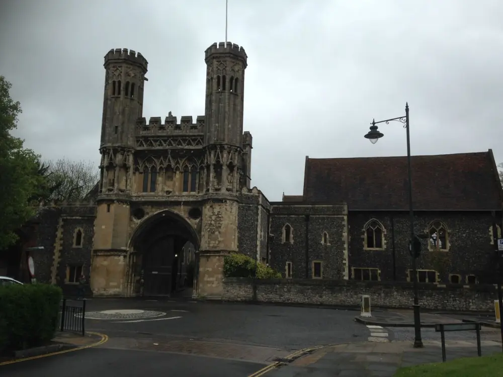 Foto de The Great Gateway, o Gateway de Fyndon, en St Augustine's College - Historic England