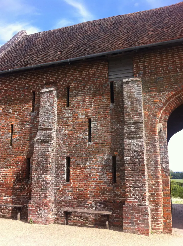 Foto de Granero a 60 yardas al norte de la gama oeste del castillo de Sissinghurst - Historic England