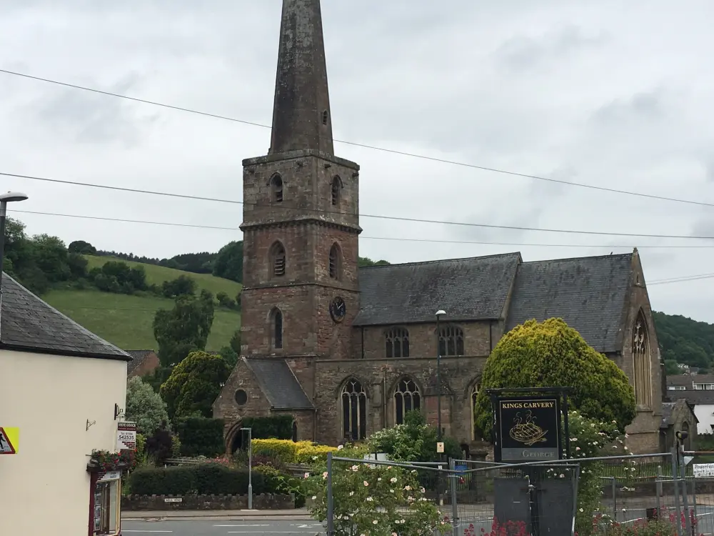 Foto de Iglesia de San Miguel y todos los ángeles - Historic England / Rohan Torkildsen