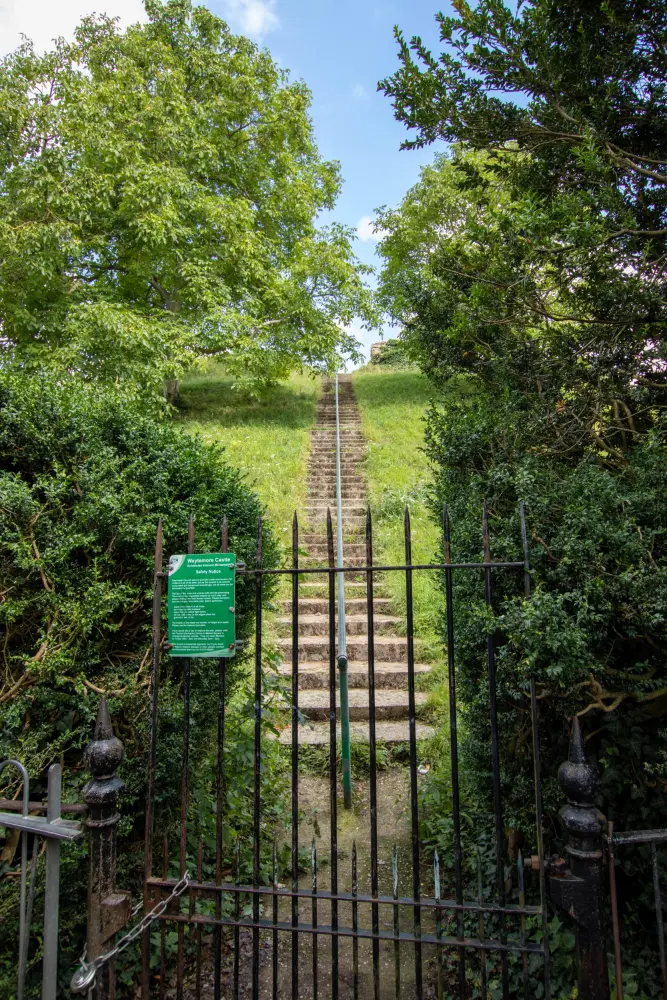 Photo de Restes du château de Waytemore - Historic England