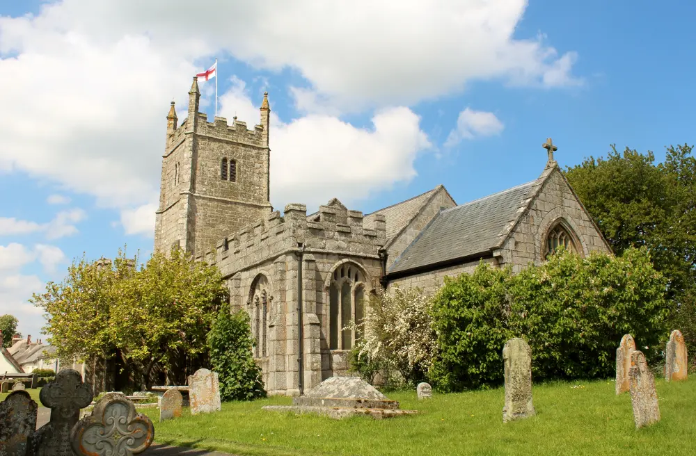 Photo de Église de la Sainte Trinité - Historic England