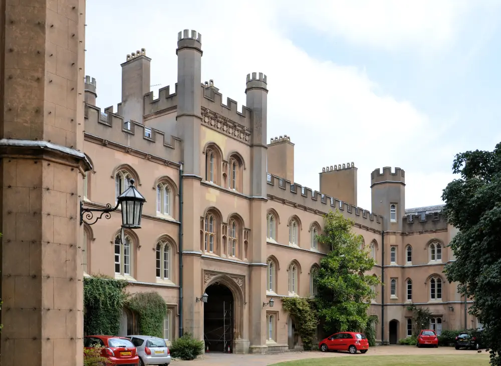 Foto de Trinity College, los edificios que rodean a Great Court, Nevile's Court y New Court, e incluyendo King's Hostel - Historic England