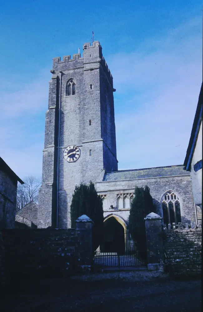 Foto de Iglesia de todos los santos - Historic England