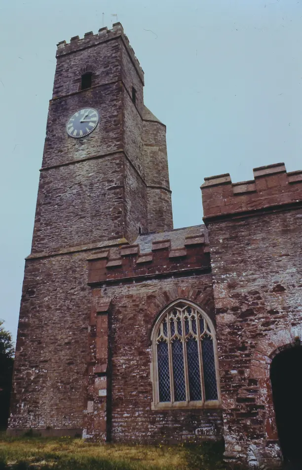 Foto von Kirche von St. David - Historic England