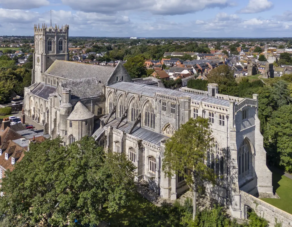 Photo de Christchurch Priory and Parish Church - Historic England