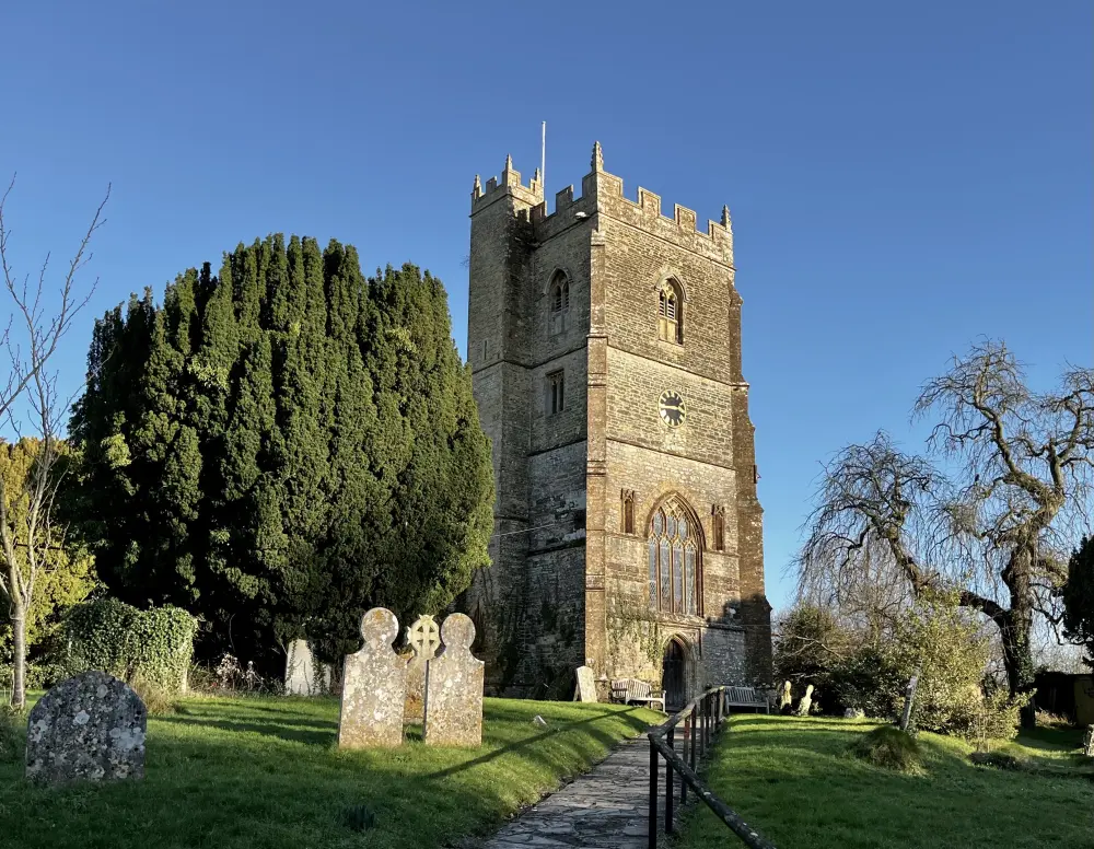 Photo de Église de St Mary et St James - Historic England