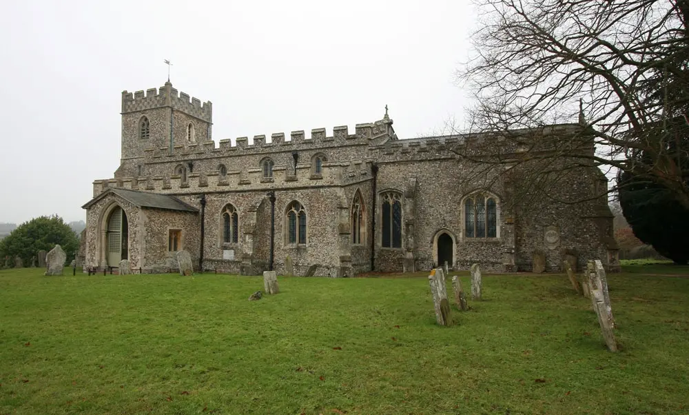 Photo de Église de la Sainte Trinité - Historic England
