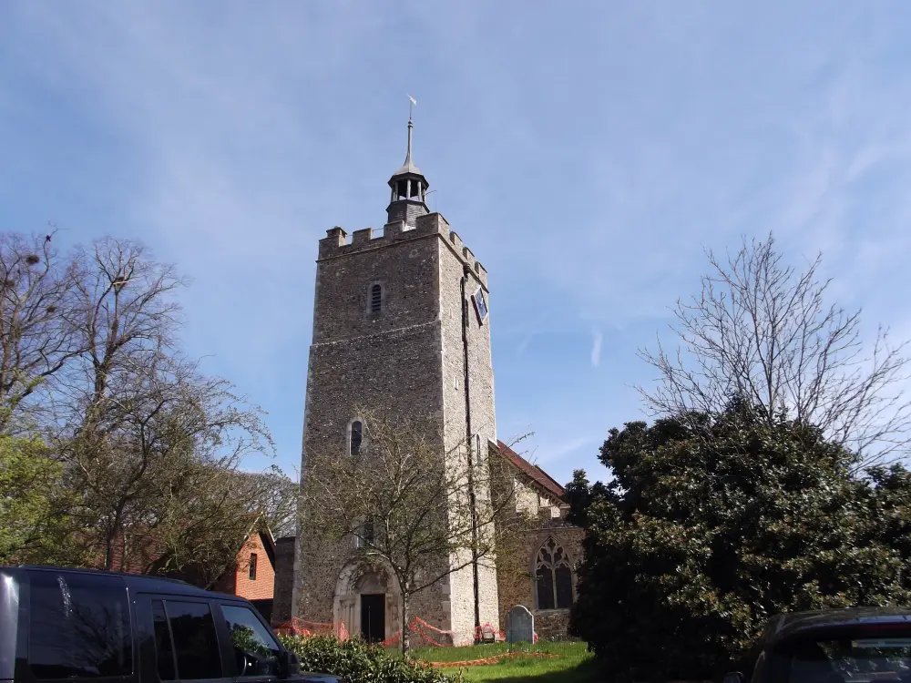 Photo de Église de la Sainte Croix - Historic England / Clive  Nason