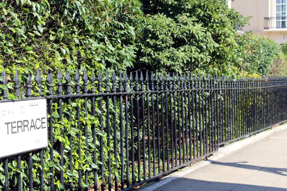 Photo de Nombres 1, 2 et 3 Albany Terrace and Attached Ralungs - Historic England / Charles Watson