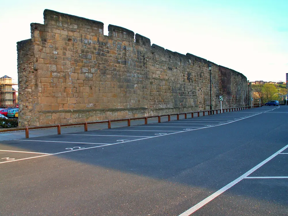Photo de Mur de la ville - Historic England