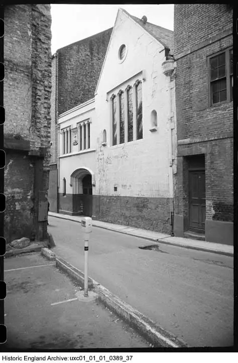 Photo de Trinity House Gate and Chapel - Historic England