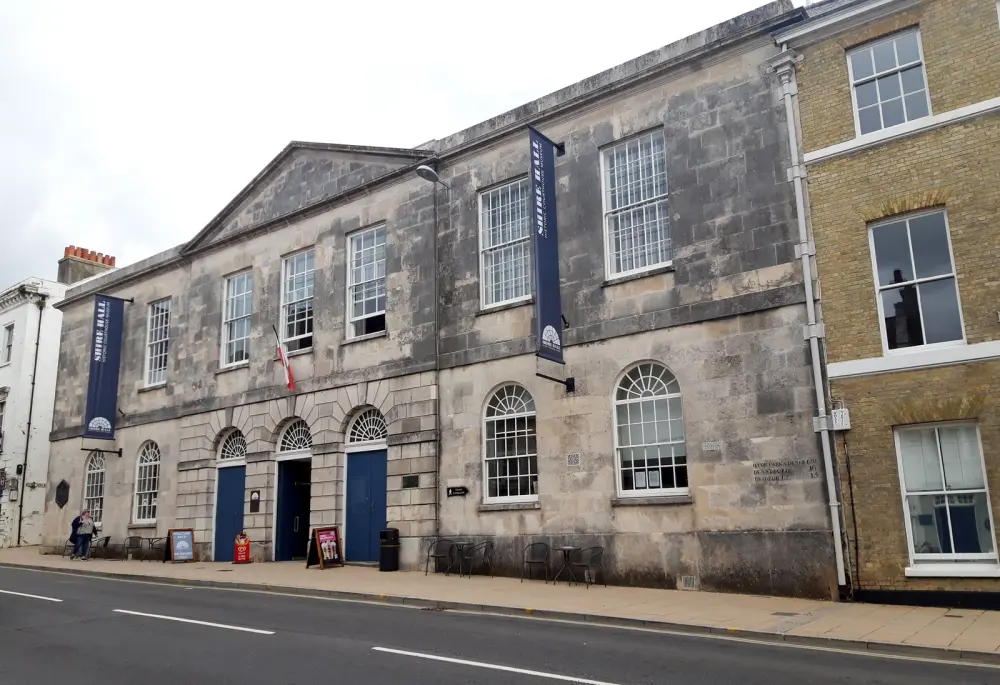 Photo de La salle de comté - Historic England