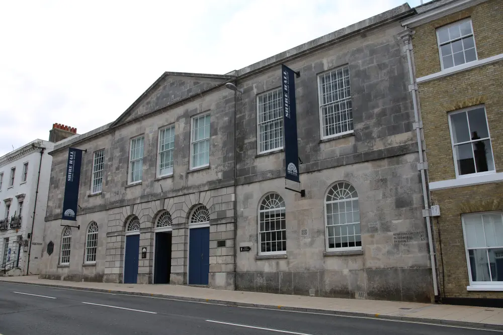 Photo de La salle de comté - Historic England