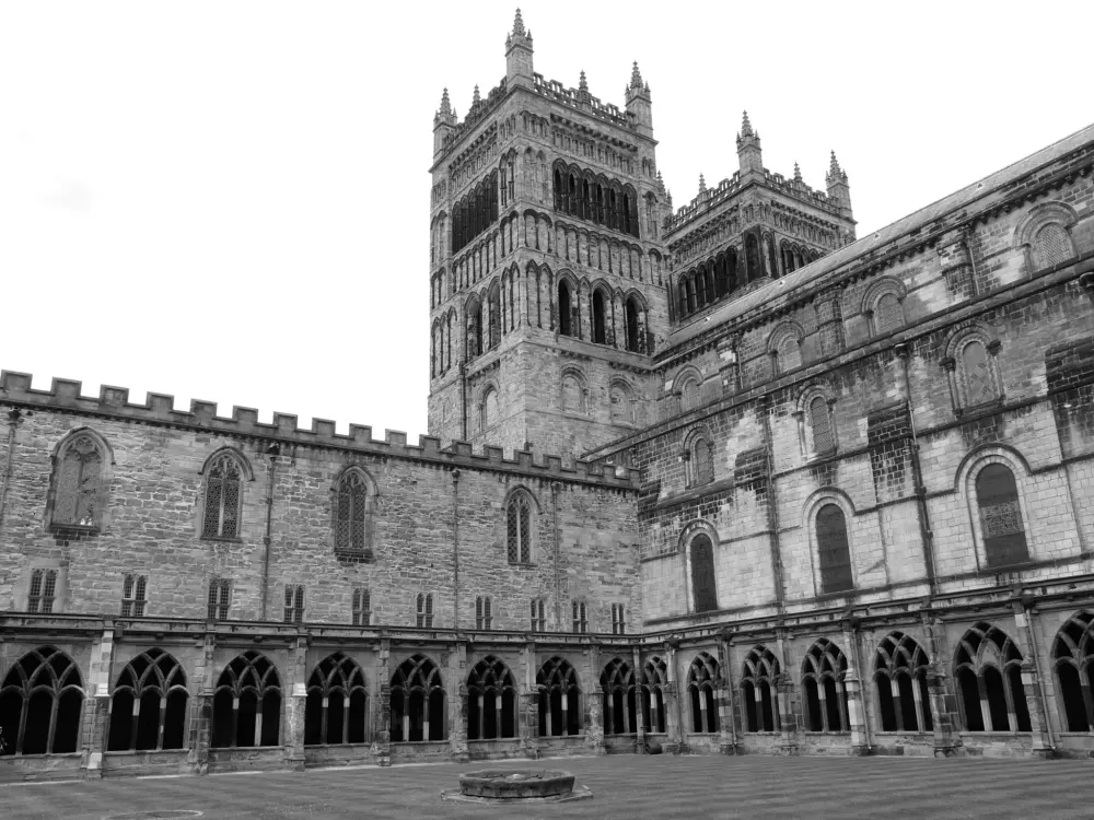 Photo de Cathédrale Cloister West Range - Historic England
