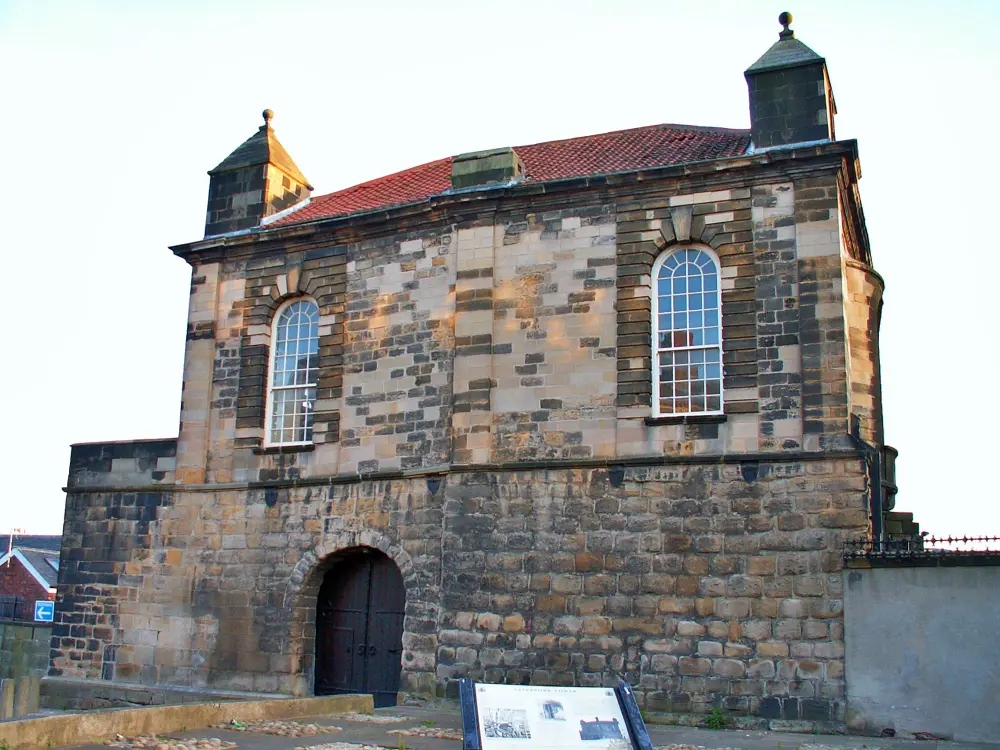 Photo de Sallyport ou tour des monticules muraux - Historic England
