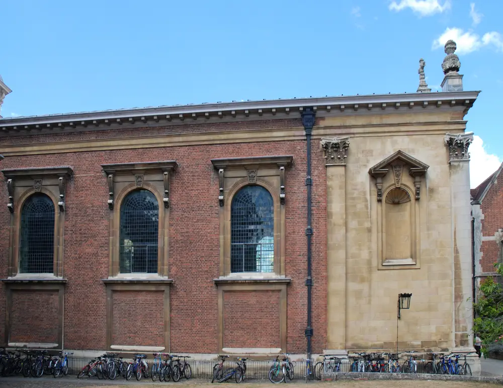 Foto de Pembroke College, la capilla con el claustro de Hitcham - Historic England