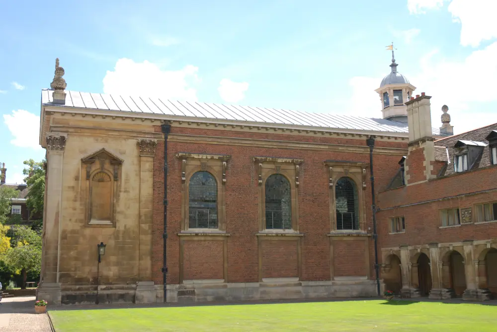 Foto de Pembroke College, la capilla con el claustro de Hitcham - Historic England