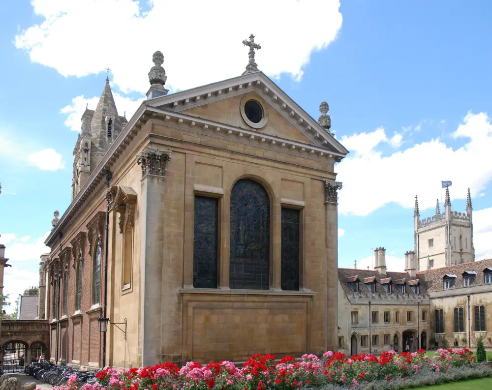 Foto de Pembroke College, la capilla con el claustro de Hitcham - Historic England