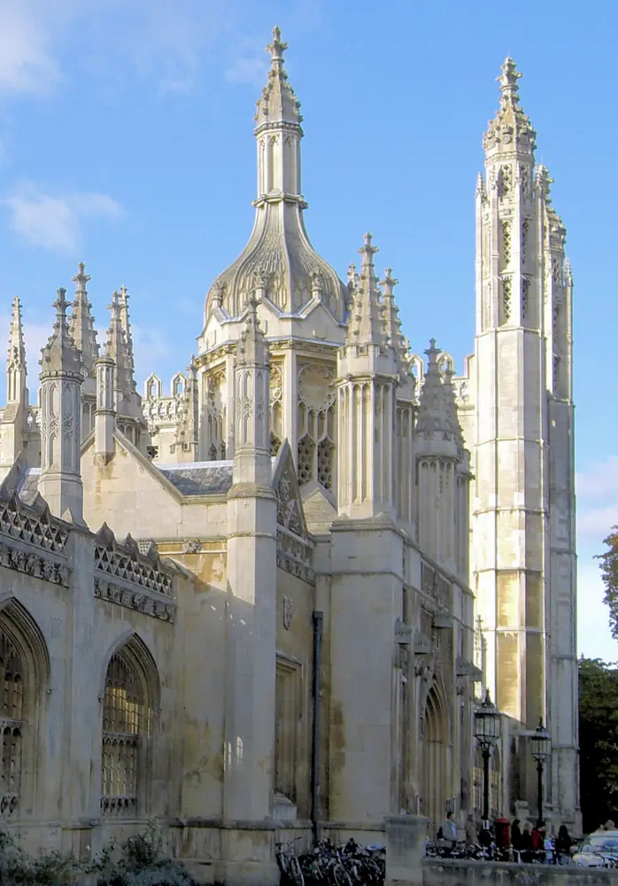Foto de King's College, pantallas y entrada de entrada en King's Parade - Historic England