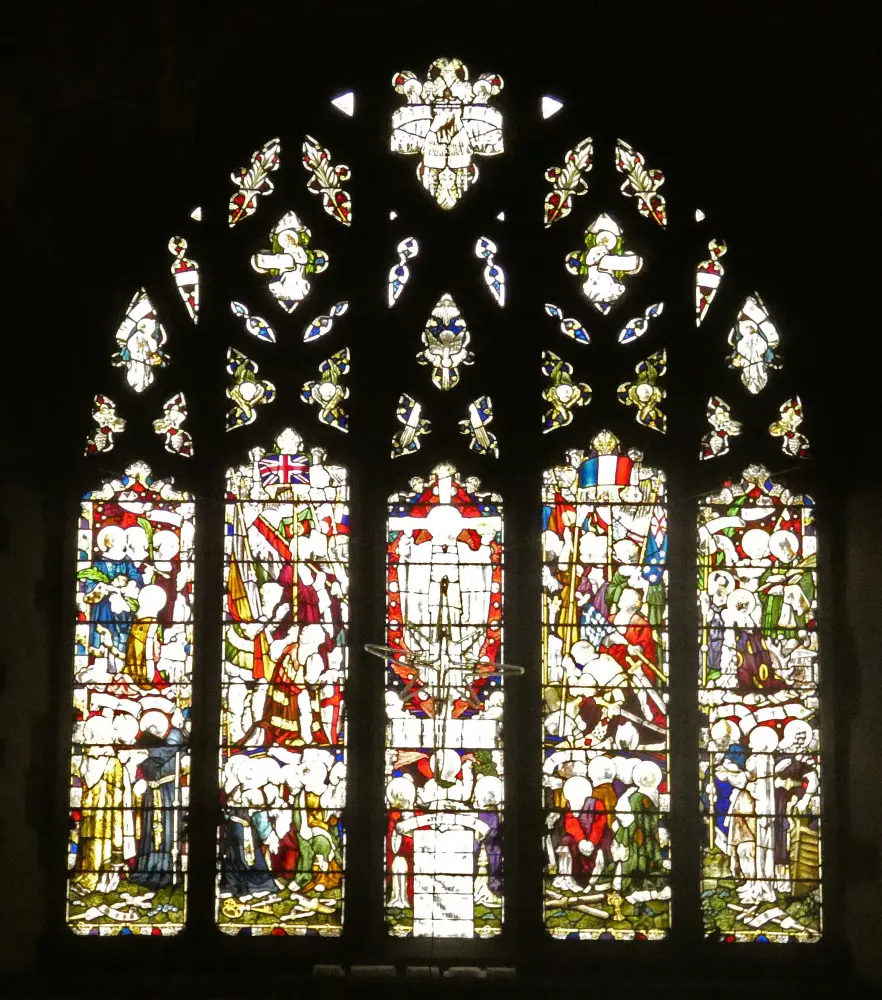 Foto de Iglesia de San Pedro y San Pablo - Historic England