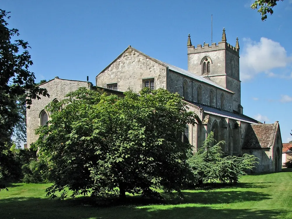 Foto de Iglesia de la Santa Trinidad - Historic England