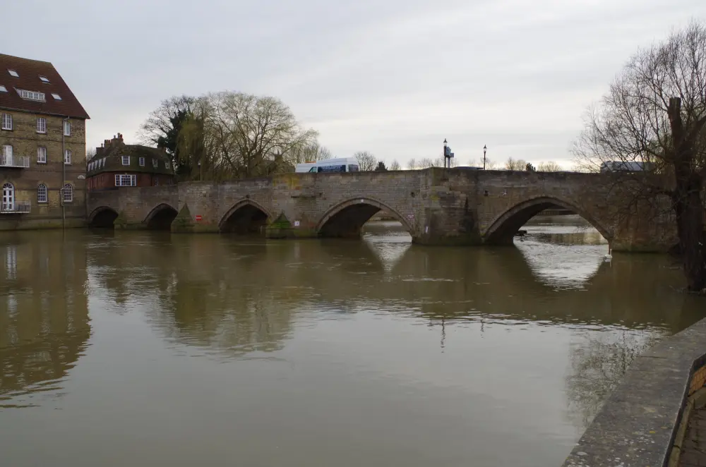 Foto de Puente Huntingdon - Historic England