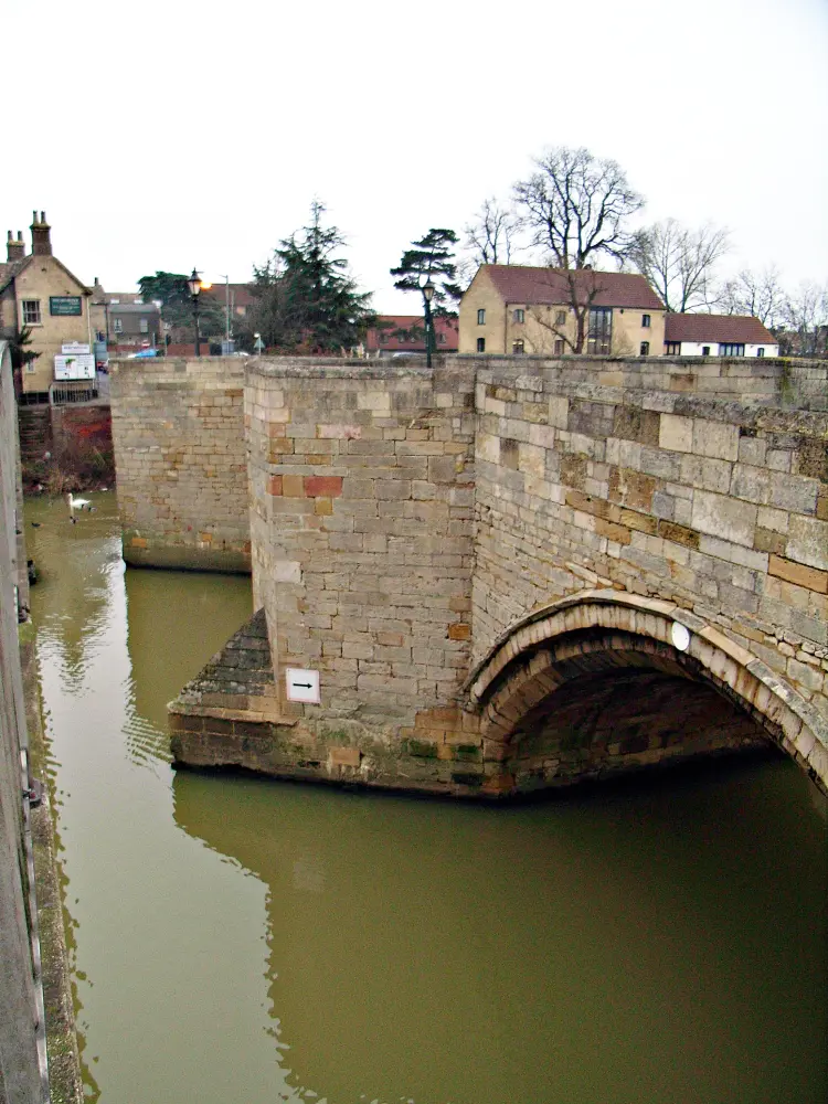 Foto de Puente Huntingdon - Historic England