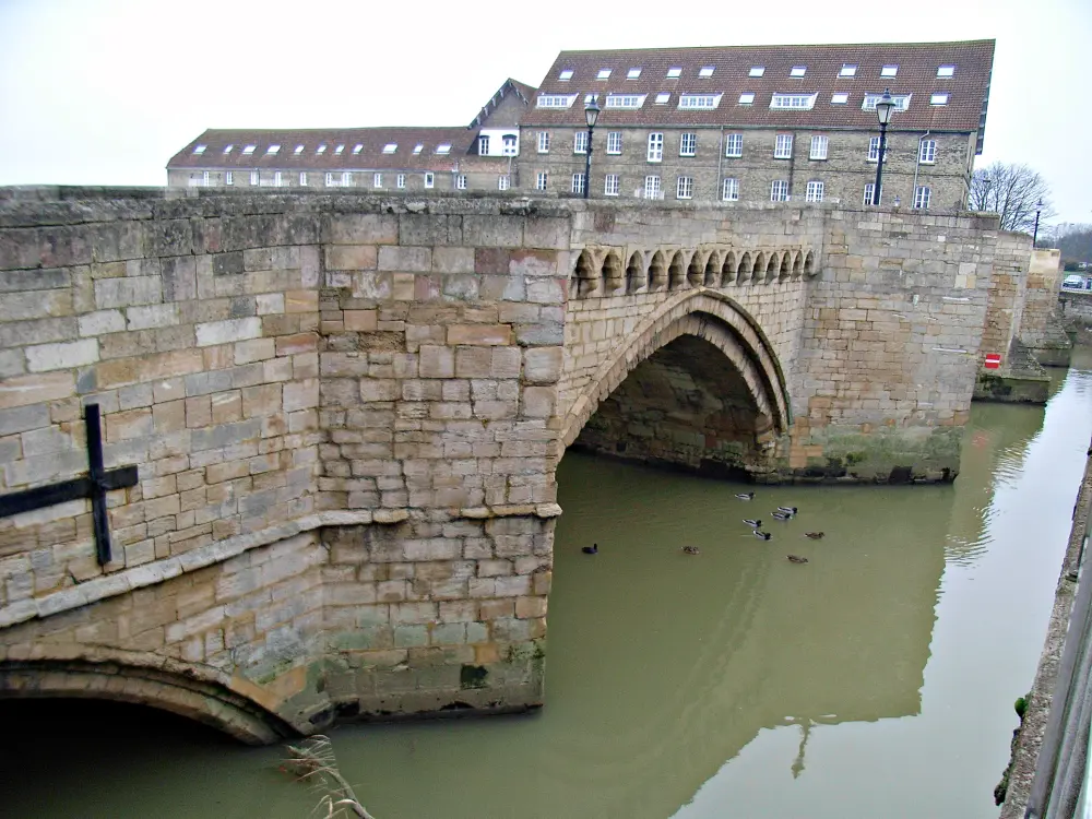 Foto de Puente Huntingdon - Historic England
