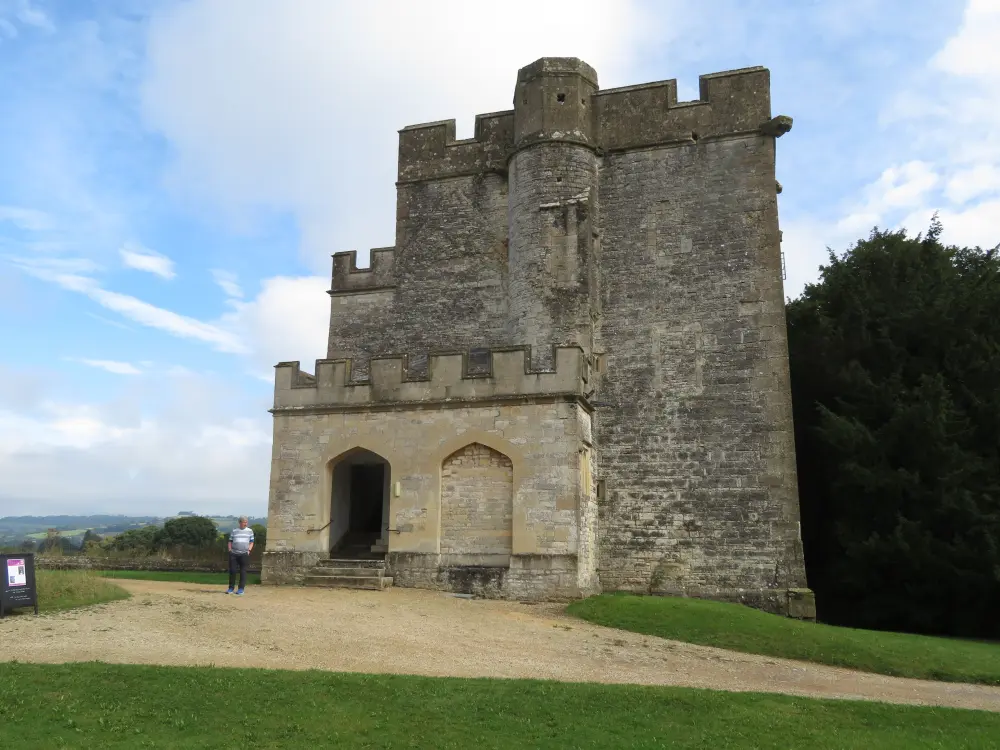 Photo de Castle Keep dans le parc de Newton Park - Historic England