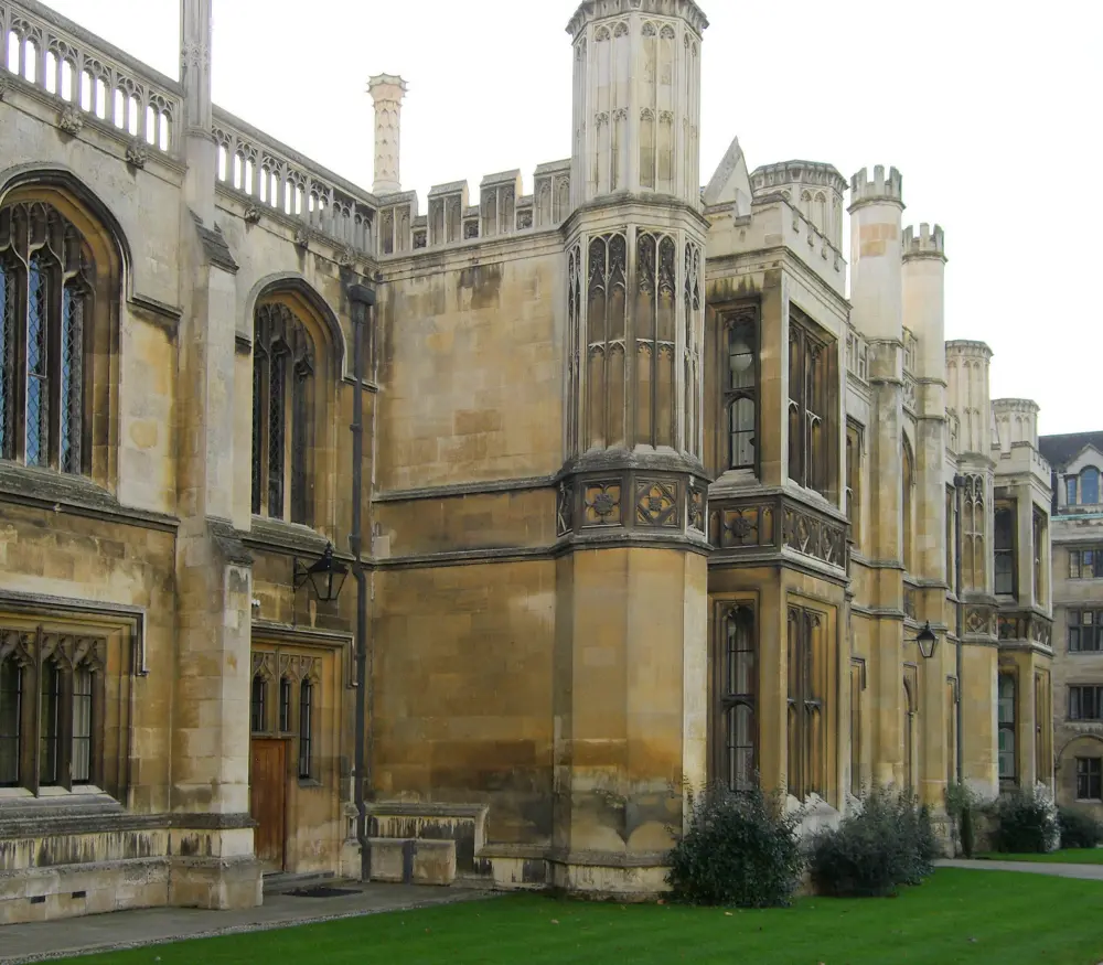Photo de King's College, South Range de First Court, y compris la bibliothèque et l'ancien Provost's Lodge - Historic England