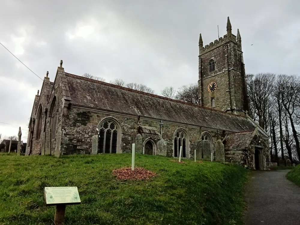 Photo de Église de St Paternus - Historic England