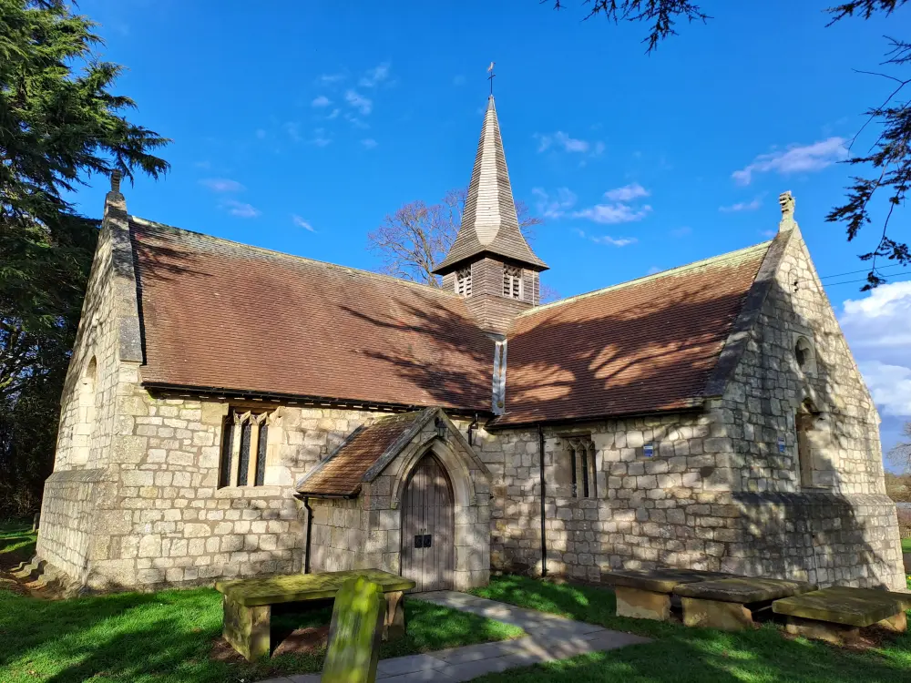Photo de Église de la Sainte Trinité - Historic England