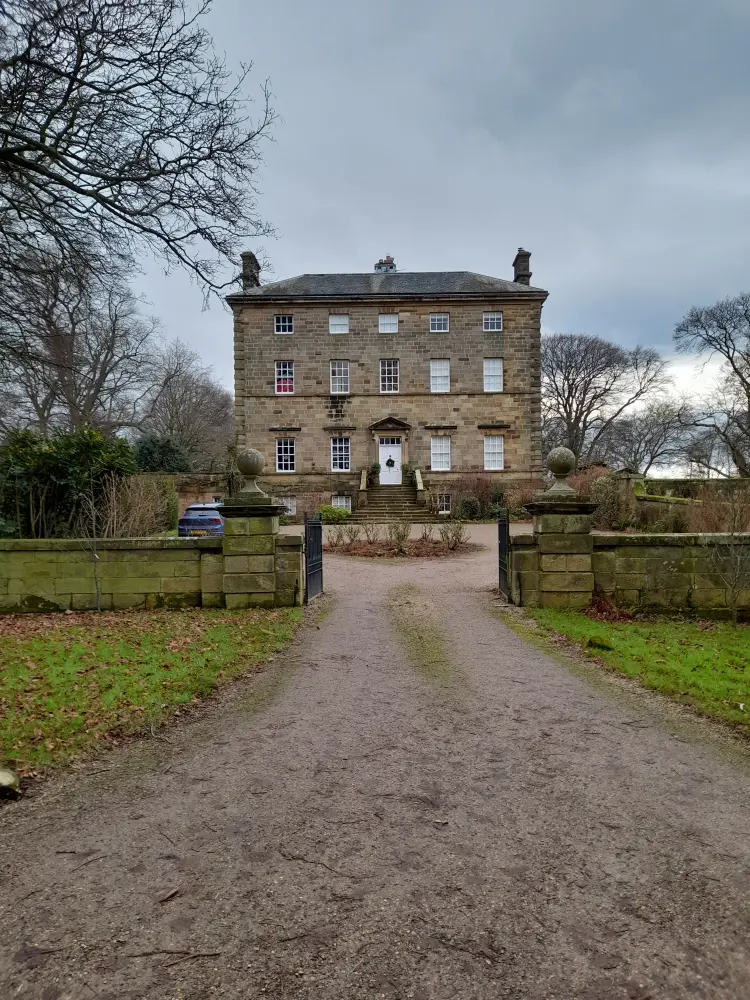 Photo de Arncliffe Hall et mur attaché au sud-est - Historic England