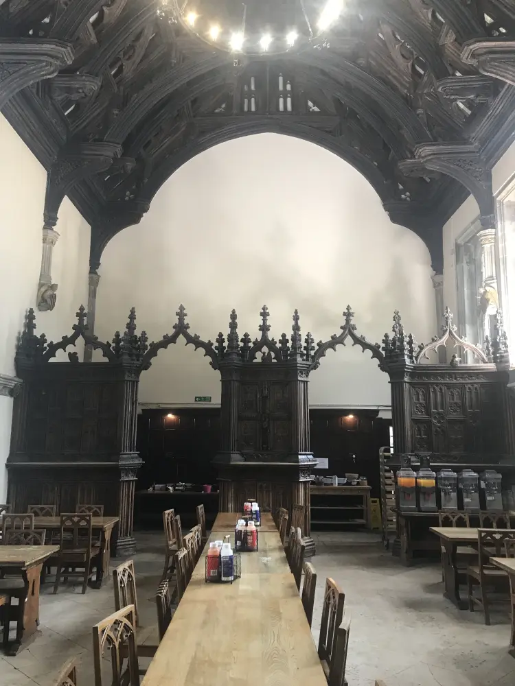 Photo de La salle et la cuisine de l'abbé, l'abbaye de Milton - Historic England