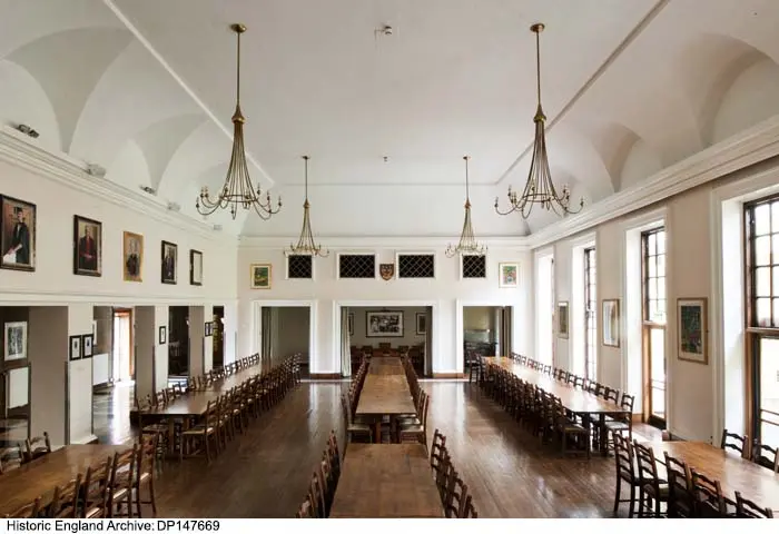 Photo de École choriste - Historic England