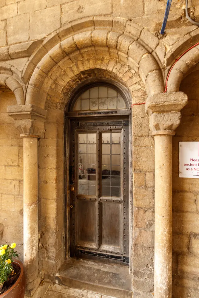 Photo de Le logement de King (y compris la prison d'Abbot) - Historic England