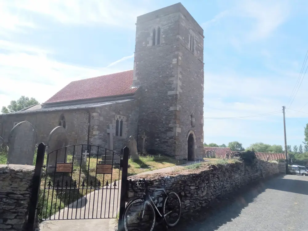 Photo de Église de St Peter et St Paul - Historic England