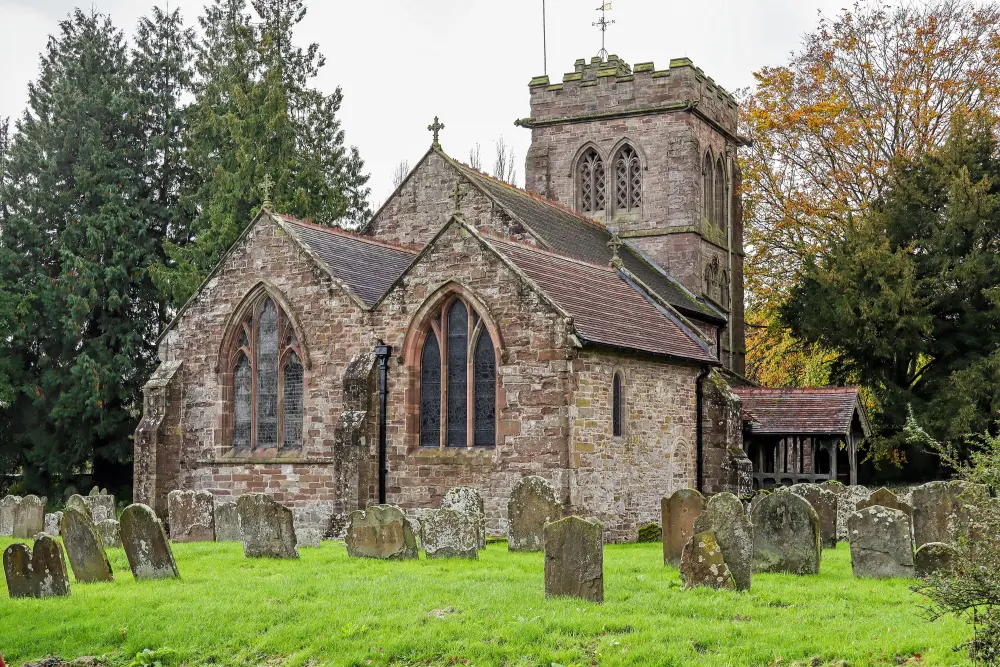 Photo de Église de St Peter et St Paul - Historic England / Selwyn Ray
