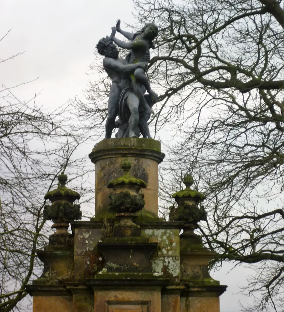 Photo de Piédestal - Historic England / Kevin Waterhouse